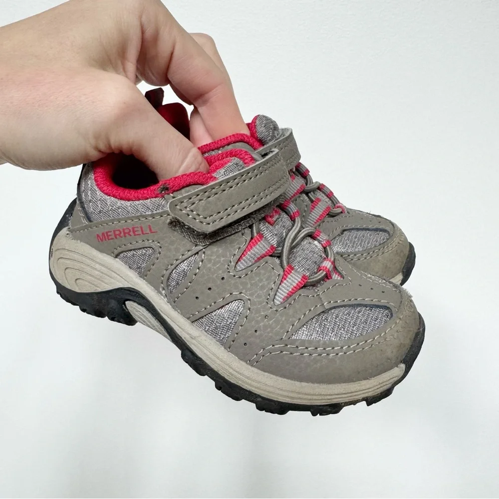 MERRELL Toddler Boys Size 5M US Hiking Shoes Outback Low